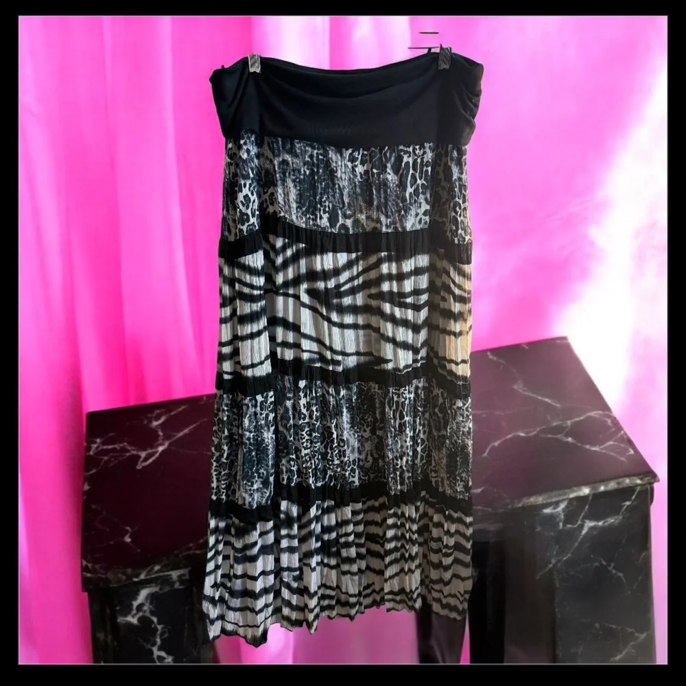 NWOT Chico's Size 1 Black and White Animal Print Maxi Skirt - Picture 3 of 6